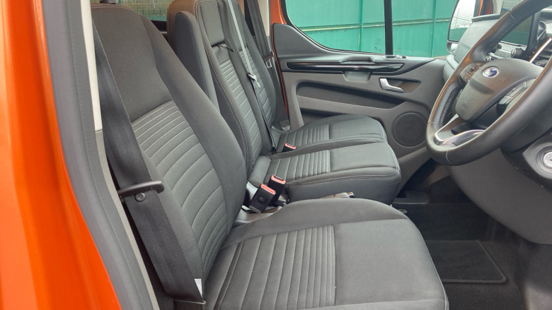 Ford Transit Custom 300 L1 Diesel Fwd 2.0 EcoBlue 170ps Low Roof D/Cab Limited Van Auto